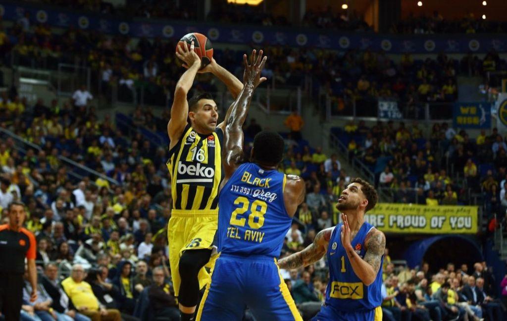 Με τρίποντο του Σλούκα στην εκπνοή η Φενέρ νίκησε τη Μακάμπι