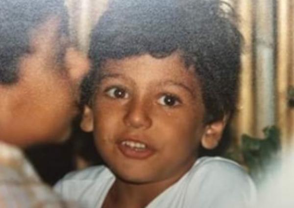 Αναγνωρίζετε το αγοράκι της φωτογραφίας;