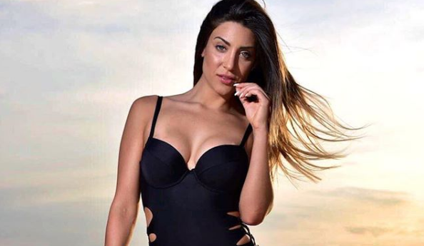 Η εγκυμονούσα Φελίσια Λαπάτη ποζάρει μαζί με την πανέμορφη μητέρα της