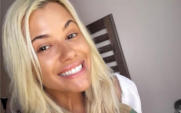 Η Λάουρα Νάργες πιο σέξι από ποτέ στο Ντουμπάι