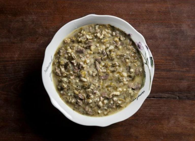 Γιατί τρώμε μαγειρίτσα μετά την Ανάσταση