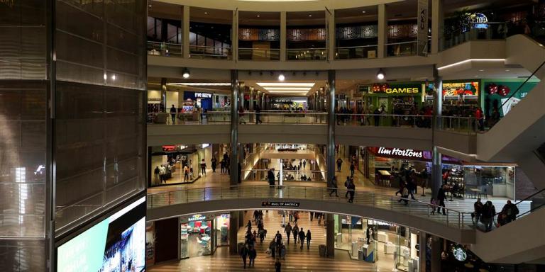 ΗΠΑ : Αντρας έριξε πεντάχρονο παιδί από τον τρίτο όροφο εμπορικού κέντρου