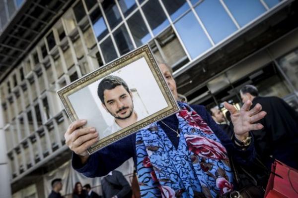 Ένταση στη δίκη του Μάριου Παπαγεωργίου – Βίαιη προσαγωγή του βασικού κατηγορούμενου