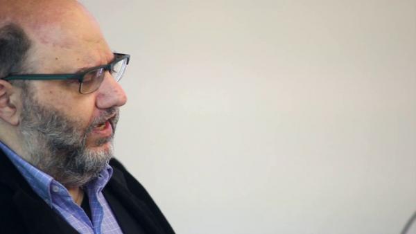 Βαγγέλης Καραμανωλάκης: «Το παρελθόν δεν καταστρέφεται α λα καρτ»