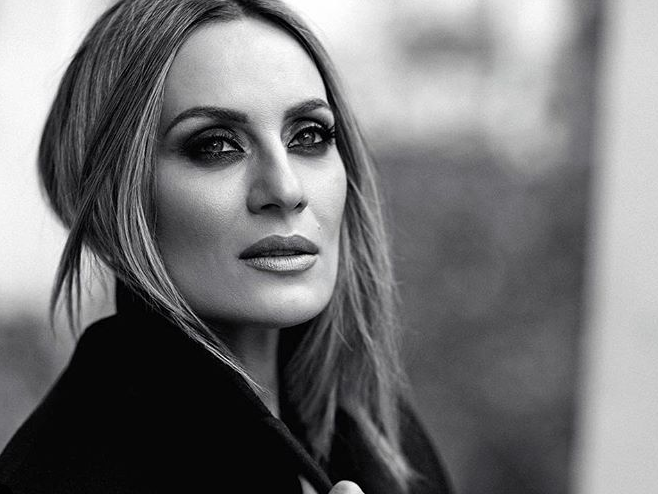 Η Ελεονώρα Μελέτη ποζάρει με την ενός έτους κόρη της