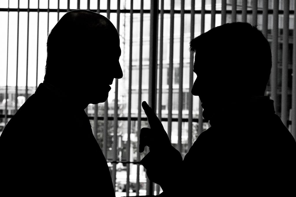 Διχάζει το νέο αφορολόγητο κυβέρνηση και θεσμούς