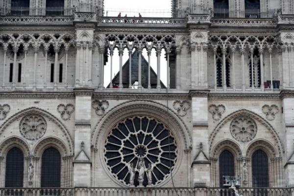 Παναγία των Παρισίων : Δείτε πώς ήταν ο ναός που καταστράφηκε με εφαρμογή 360 μοιρών