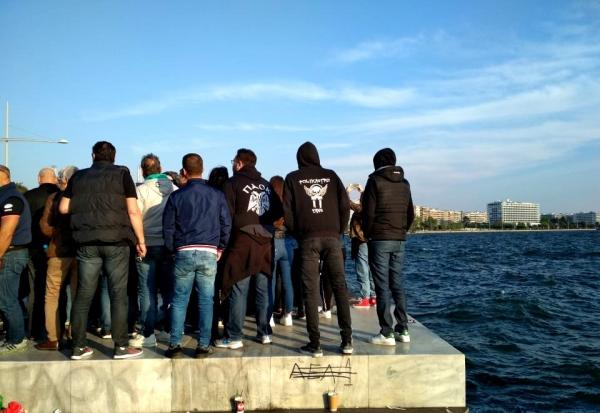 Οπαδός του ΠΑΟΚ βούτηξε στον Θερμαϊκό για να σώσει σκυλάκι