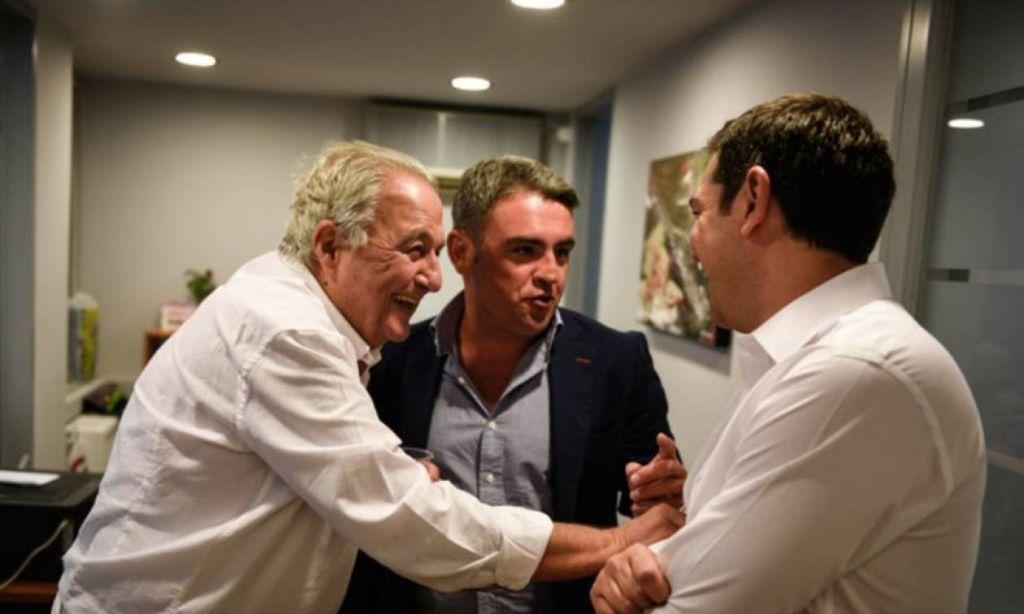 Επιχείρηση «πέτα τον Πετσίτη από το τρένο» – Πανικόβλητο Μαξίμου αδειάζει τον «Μανόλο»