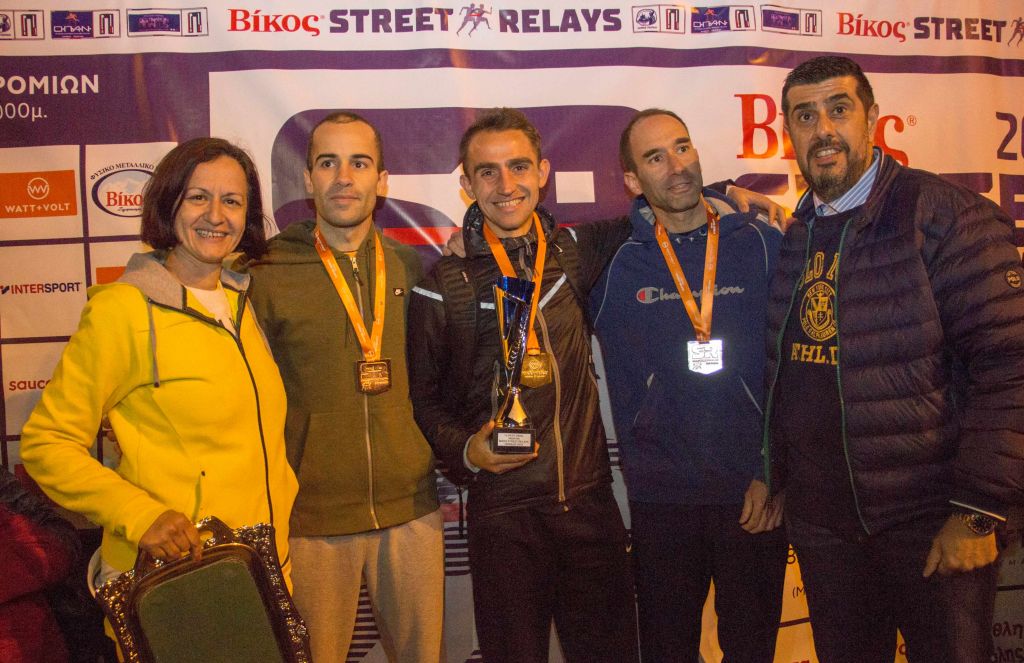 Με νικητή τον Γιώργο Μίνο και πλήθος κόσμου τα Βίκος Street Relays Πειραιά