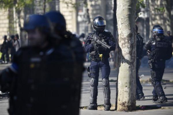 Γαλλία: Συλλήψεις υπόπτων για σχεδιασμό επίθεσης κατά των δυνάμεων ασφαλείας