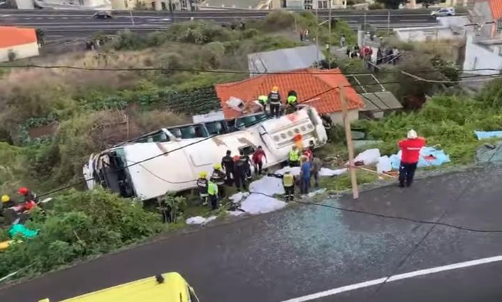 Ανατροπή λεωφορείου στην Πορτογαλία - 28 νεκροί