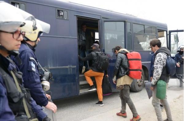Άδειασαν τα Διαβατά – Έφυγαν και οι τελευταίοι πρόσφυγες