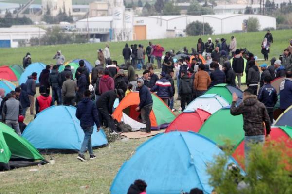 Διαβατά : Παραμένουν οι πρόσφυγες – Διαπραγματεύσεις για την αποχώρησή τους