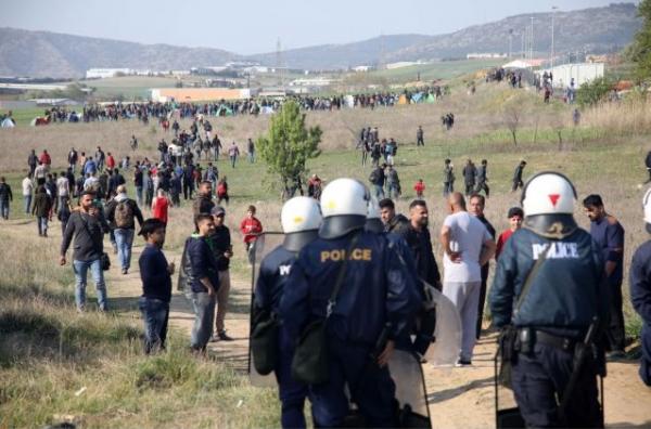 Νέα επεισόδια με πρόσφυγες στα Διαβατά - Συγκρούσεις με αστυνομικούς