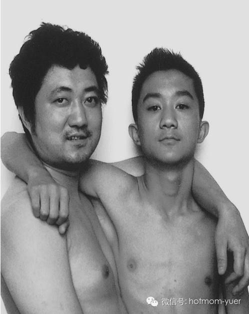 Πατέρας και γιος έβγαζαν την ίδια φωτογραφία για 26 χρόνια – Η συγκινητική τελευταία…
