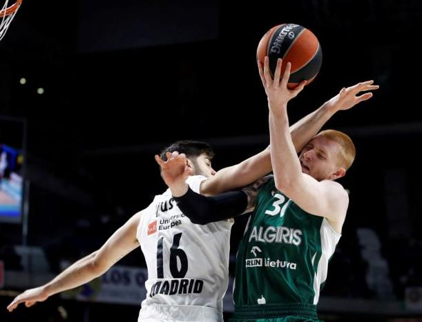 Η Ζαλγκίρις καθάρισε την αδιάφορη Ρεάλ και «σκότωσε» τον Ολυμπιακό