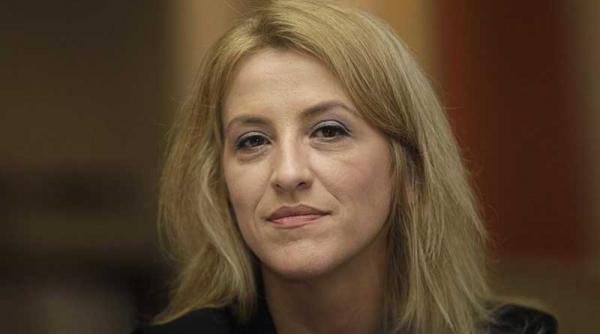 Η καθυστερημένη θλίψη της Δούρου