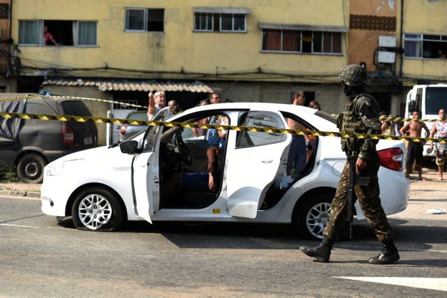 Βραζιλία: Στρατιώτες «γάζωσαν» με σφαίρες αυτοκίνητο οικογένειας... κατά λάθος