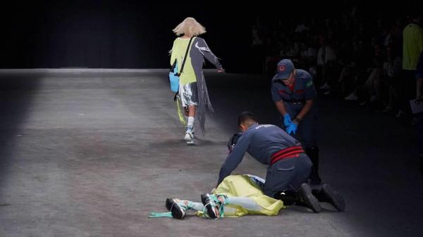 Μοντέλο πέθανε την ώρα που έκανε πασαρέλα