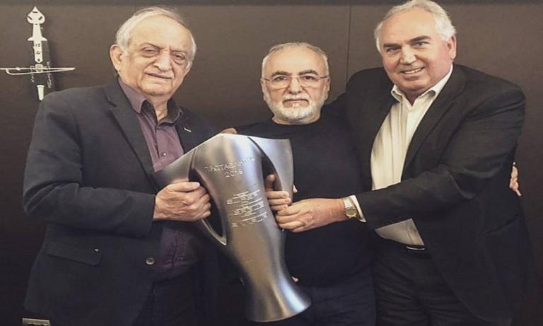 Παντού με το τρόπαιο ο Ιβάν Σαββίδης