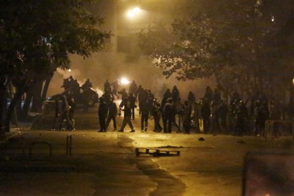 Ακόμη ένα βράδυ επεισοδίων στο Πολυτεχνείο