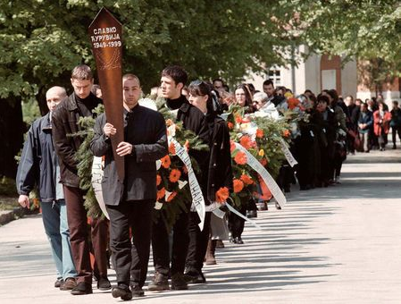 Σερβία: Βαριές ποινές σε πρώην μέλη των υπηρεσιών πληροφοριών για τη δολοφονία του δημοσιογράφου Σλάβκο Τσουρουβίγια