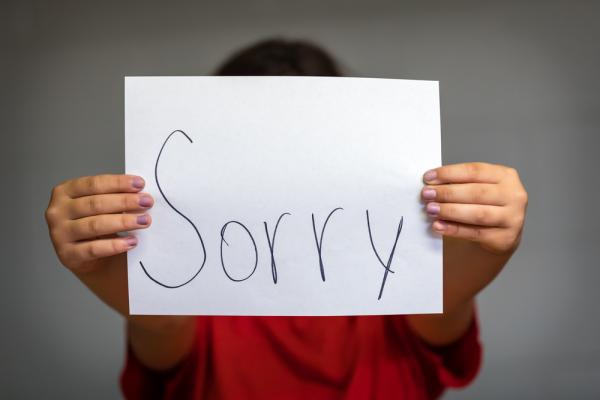 Πώς θα μάθετε το παιδί να ζητά συγγνώμη