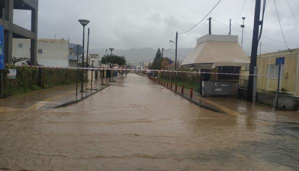 «Πνίγηκε» η Κρήτη: Επιχειρήσεις διάσωσης στη Σητεία – Κινδύνεψαν άνθρωποι