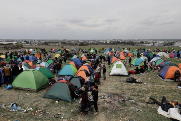 Σε απόγνωση οι πρόσφυγες – Στήνουν ξανά άτυπο καταυλισμό στα Διαβατά