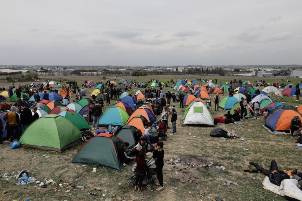 Σε απόγνωση οι πρόσφυγες - Στήνουν ξανά άτυπο καταυλισμό στα Διαβατά