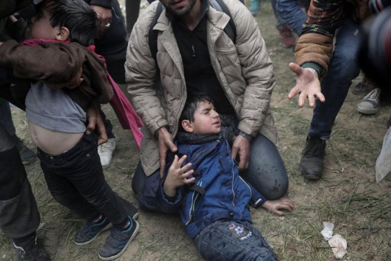 Ψήφισμα – κόλαφος: Πού πήγαν 1,6 δισ. για το Προσφυγικό – «Στρατόπεδα συγκέντρωσης» τα hot spots