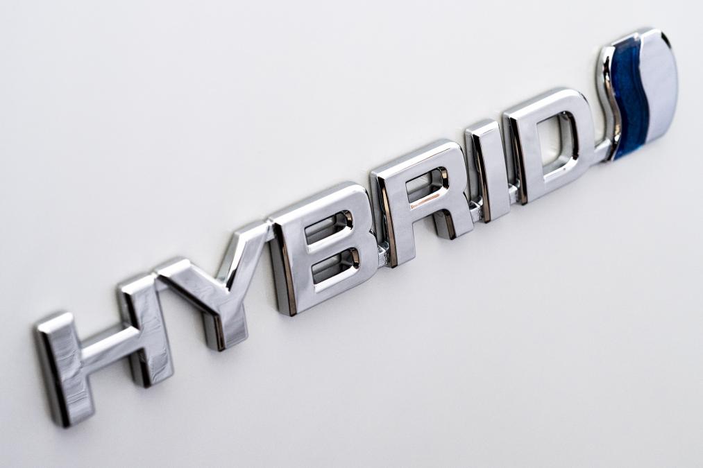 Ελεύθερες προς χρήση 24.000 «υβριδικές» ευρεσιτεχνίες της Toyota