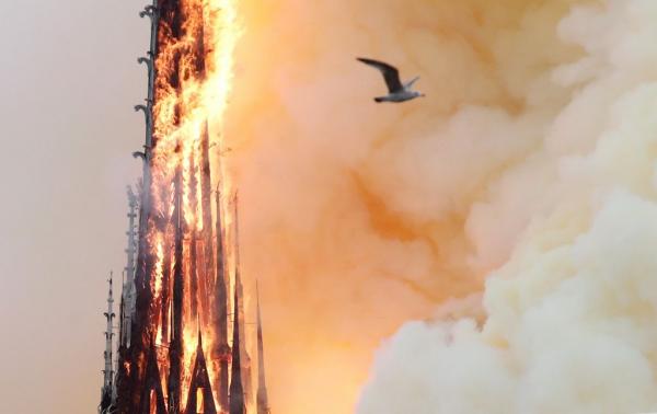 Μαρτυρία Έλληνα για την Notre Dame : Ήταν σαν κρατήρας ηφαιστείου που έβγαζε φλόγες