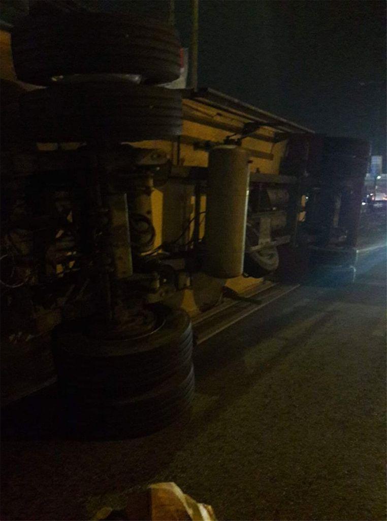 Νταλίκα ντελαπάρισε στην Αθηνών – Λαμίας