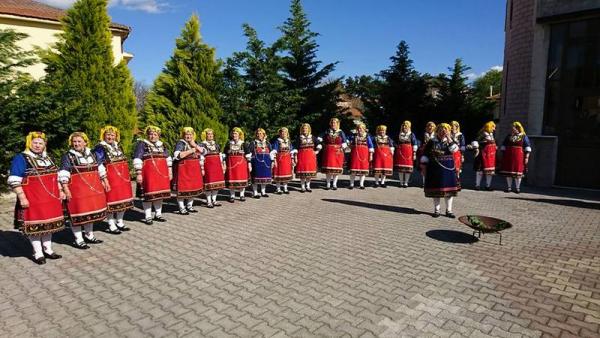 Κοζάνη: Οι «Λαζαρίνες» ανοίγουν τον κύκλο των πασχαλινών εθίμων