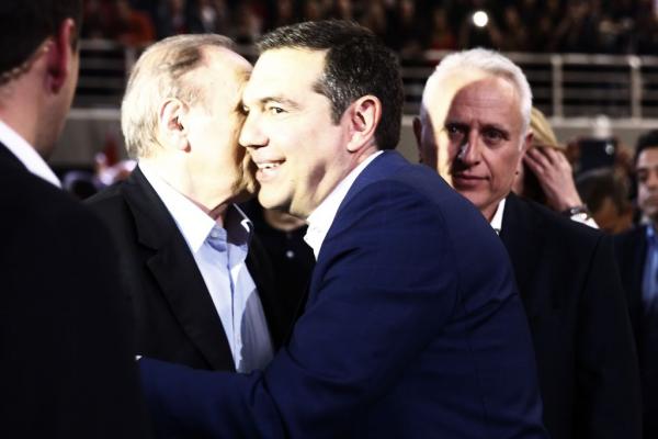 Όλα για την καρέκλα – Πώς οι υβριστές του Τσίπρα μεταλλάχθηκαν σε υμνητές του