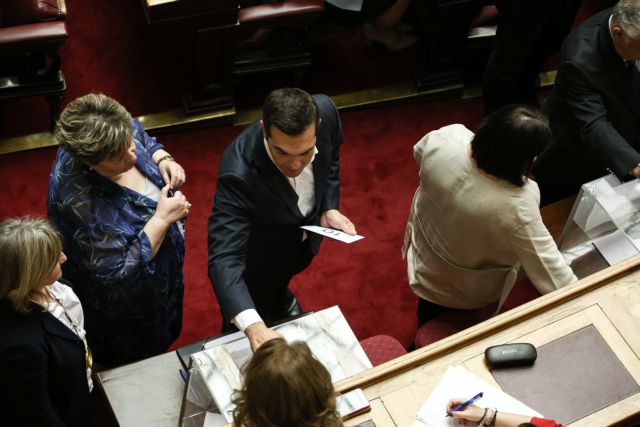 Editorial Ta Nea: Scandals