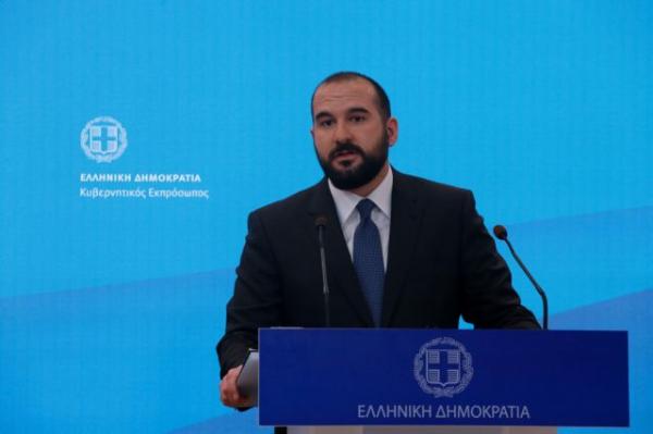 Η κυβέρνηση επιμένει στο δόγμα «απεταξάμην τον Πετσίτη»