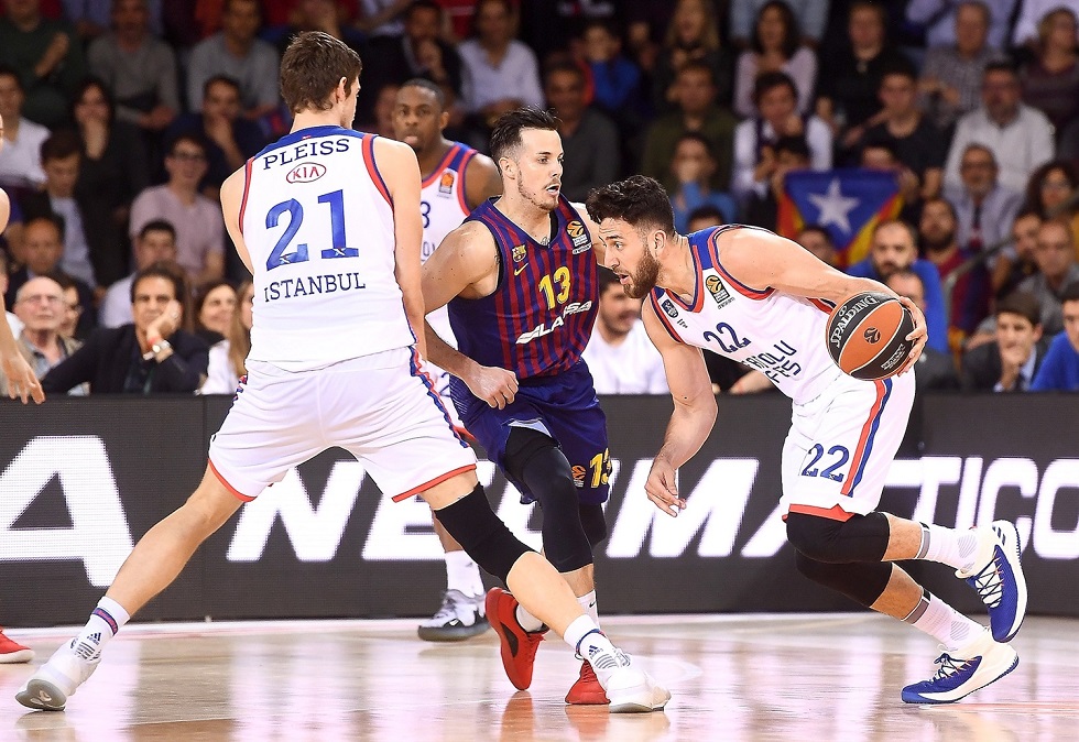 Μυθικός Λάρκιν, διασυρμός της Μπάρτσα και αφεντικό η Εφές