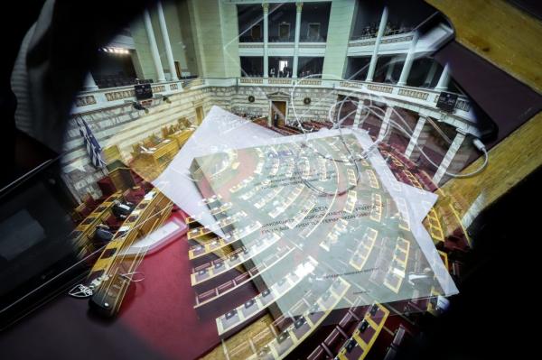 Βουλή: Σε εξέλιξη η συνεδρίαση για τη διεκδίκηση των γερμανικών αποζημιώσεων
