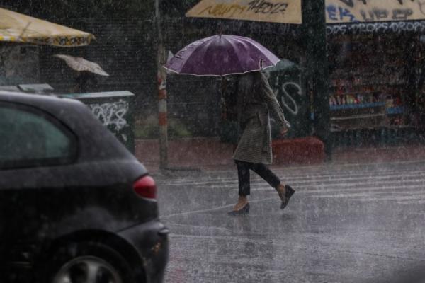 Βροχές και καταιγίδες σε όλη τη χώρα το Σάββατο