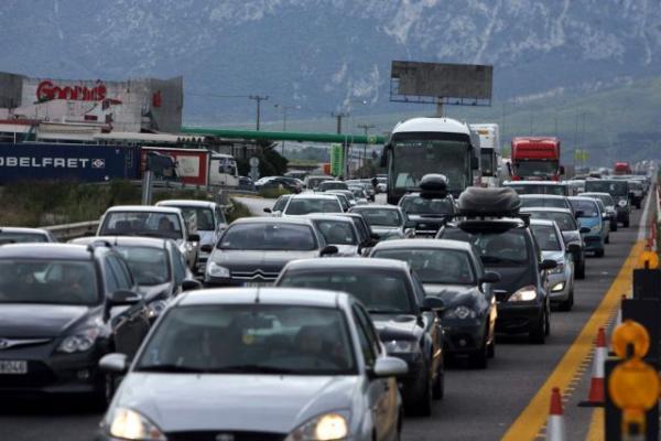 Κυκλοφοριακό κομφούζιο στους δρόμους της Αθήνας