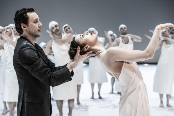 «Από τη Ρωσία με αγάπη»: Οι πρώτες φωτογραφίες της παράστασης