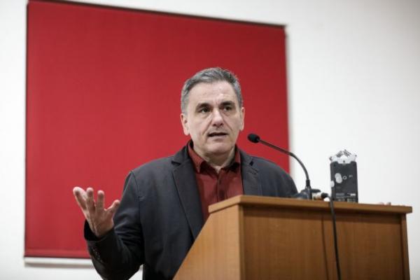 Τσακαλώτος : Το πλαίσιο για την α’ κατοικία βοηθάει να «πρασινίσουν δάνεια»