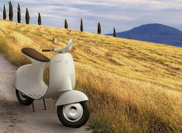 Μια μινιμαλιστική Vespa ενώνει παρόν και παρελθόν