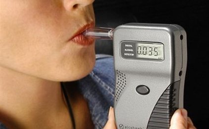 Χιλιάδες οι κλήσεις από την τροχαία για οδήγηση υπό επήρεια αλκοόλ