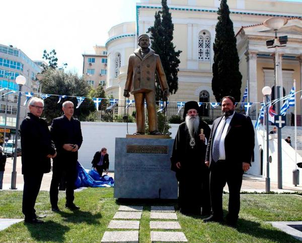 New monument honours Greek shipping, great Greek sailors