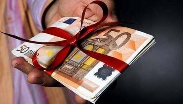 Δώρο Πάσχα: Δείτε πόσα χρήματα θα πάρετε και πότε