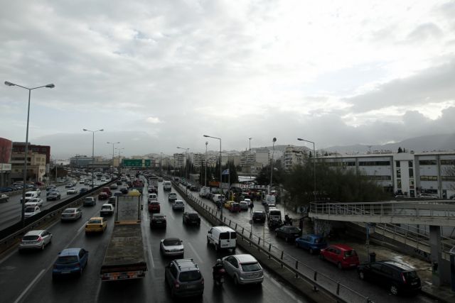 Πάσχα: Όπου φύγει φύγει οι Αθηναίοι – Στο «κόκκινο» η κίνηση στους δρόμους